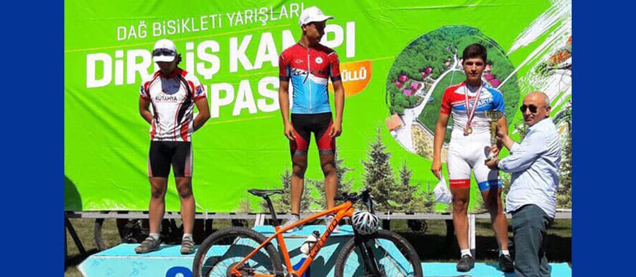 Büyükşehirli bisikletçi Milli Takımda
