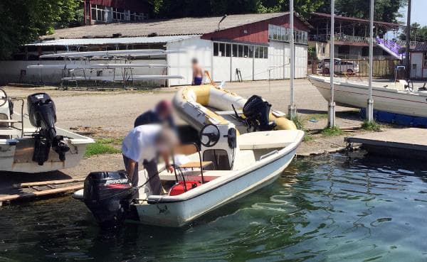 Yasağa rağmen Sapanca Gölü'nde motorla eşini gezdirdi