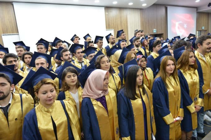 Hukuk Fakültesi, mezunlarını uğurladı