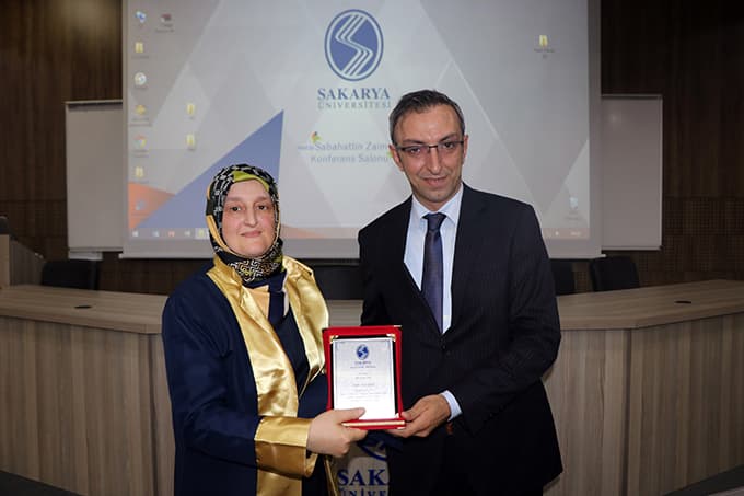 49 yaşında Sakarya Üniversitesi'nden mezun oldu 