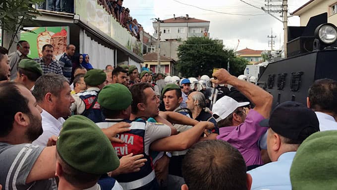 Hamile kadın ve 10 aylık bebeği öldürüldü