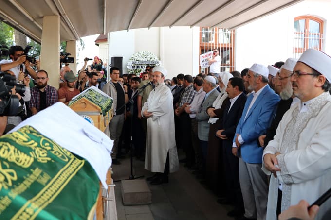 Vahşice öldürülen anne ve bebekleri uğurlandı