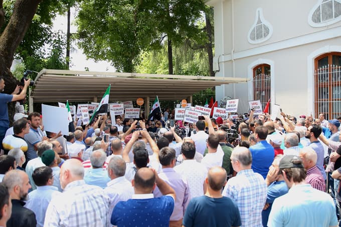 ''Suriyeli mülteciler kardeşimizdir''