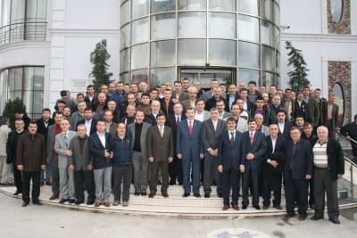 <font size="2"><font face="Arial"><font color="#000000"><strong>Bilimsel Ger&ccedil;ekler Işığında &Ccedil;&ouml;zeceğiz</strong></font><br /><br />Şehri sivil toplum &ouml;rg&uuml;tleri ile birlikte y&ouml;neteceklerine vurgu yapan Zeki To&ccedil;oğlu, <font color="#333399">&ldquo;Bug&uuml;n sizlerle birlikte olmaktan b&uuml;y&uuml;k mutluluk duydum. Hepimizin ortak amacı şehrimize hizmet etmek. Ben ilk olarak şunu s&ouml;ylemek istiyorum ki, g&uuml;zel şehrimizi g&ouml;reve geldiğimde sivil toplum &ouml;rg&uuml;tlerimizle, meslek kuruluşlarımızla birlikte y&ouml;neteceğiz. Sakarya'daki var olan b&uuml;t&uuml;n sorunları bilimsel ger&ccedil;ekler ışığında &ccedil;&ouml;zeceğiz. Milletvekillerimizle, yerel y&ouml;neticilerimizle, sivil toplum &ouml;rg&uuml;tlerimizle, odalarımızla, meslek kuruluşlarımızla Sakarya'yı &ccedil;ok daha ilerilere g&ouml;t&uuml;receğiz&rdquo;</font> dedi.</font></font>