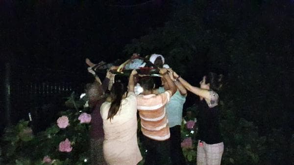 Otomobil dere yatağına yuvarlandı
