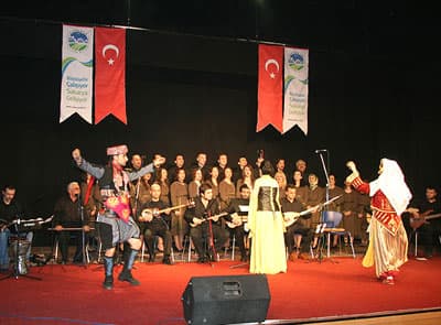 AKM&#8217;de Müzik Ziyafeti