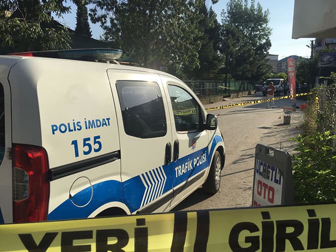 Akyazı'da silahlı kavga: 3 yaralı