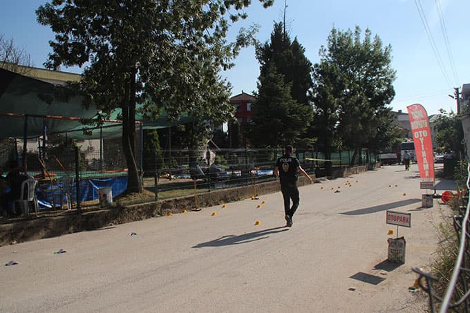 Akyazı'da silahlı kavga: 3 yaralı