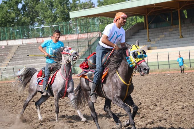 Şehit ve gaziler cirit müsabakası düzenlendi