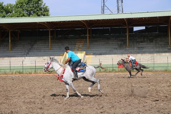 Şehit ve gaziler cirit müsabakası düzenlendi