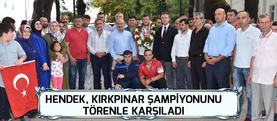 Şampiyon güreşçiyi davul zurna ile karşıladılar