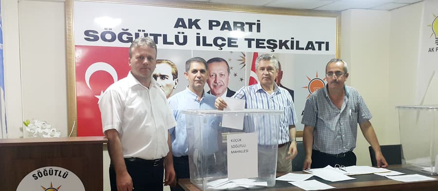 AK Parti Söğütlü'de delege seçimleri yapıldı