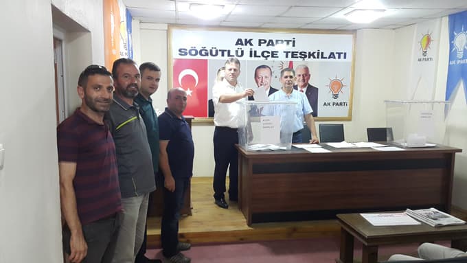 AK Parti Söğütlü'de delege seçimleri yapıldı