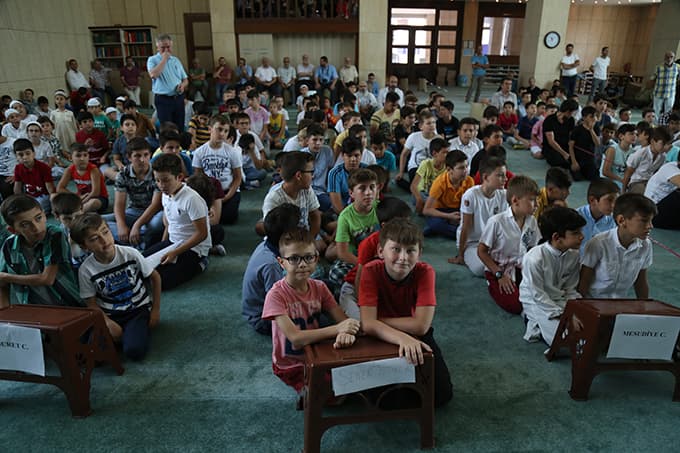 500 öğrenci Tozlu Camii'de buluştu