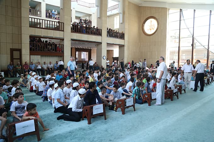 500 öğrenci Tozlu Camii'de buluştu