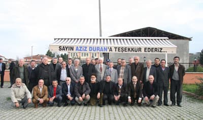<p><font face="arial,helvetica,sans-serif" size="2"><strong>&Ccedil;aybaşı Yenik&ouml;y</strong>&nbsp;</font></p><p><font face="arial,helvetica,sans-serif" size="2">&Ccedil;aybaşı Yenik&ouml;y Belediye Başkanı Osman Aydın ise Başkan Duran&rsquo;ın şehre &ccedil;ok b&uuml;y&uuml;k hizmetlerinin olduğunu belirterek,<font color="#333399"> &ldquo;Bu şehrin yeniden şekillenmesinde ve b&uuml;t&uuml;n bu g&uuml;zelliklere kavuşmasında &ccedil;ok fazla emeğiniz ve &ccedil;abanız var. Şehrimize yaptığınız t&uuml;m hizmetler i&ccedil;in ve beldemize katkılarınızdan dolayı teşekk&uuml;r&uuml; bir bor&ccedil; biliyorum. Siz belediye başkanlığını bırakıyorsunuz ama her zaman bizimle olacağınızı biliyoruz&rdquo; <font color="#000000">dedi.<br /><br />&Ccedil;aybaşı Yenik&ouml;y Belediye Başkanı Osman Aydın ise Başkan Duran&rsquo;ın şehre &ccedil;ok b&uuml;y&uuml;k hizmetlerinin olduğunu belirterek, </font>&ldquo;Bu şehrin yeniden şekillenmesinde ve b&uuml;t&uuml;n bu g&uuml;zelliklere kavuşmasında &ccedil;ok fazla emeğiniz ve &ccedil;abanız var. Şehrimize yaptığınız t&uuml;m hizmetler i&ccedil;in ve beldemize katkılarınızdan dolayı teşekk&uuml;r&uuml; bir bor&ccedil; biliyorum. Siz belediye başkanlığını bırakıyorsunuz ama her zaman bizimle olacağınızı biliyoruz&rdquo;</font> dedi.</font></p>