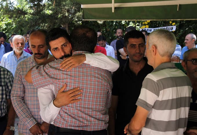 Minik Ecrin son yolculuğuna uğurlandı