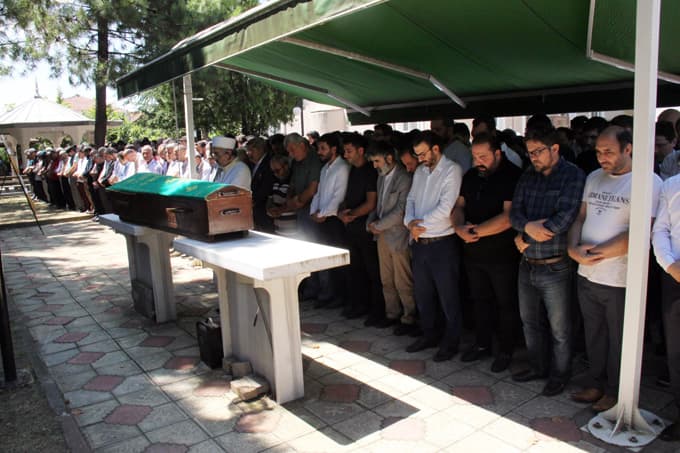 Minik Ecrin son yolculuğuna uğurlandı