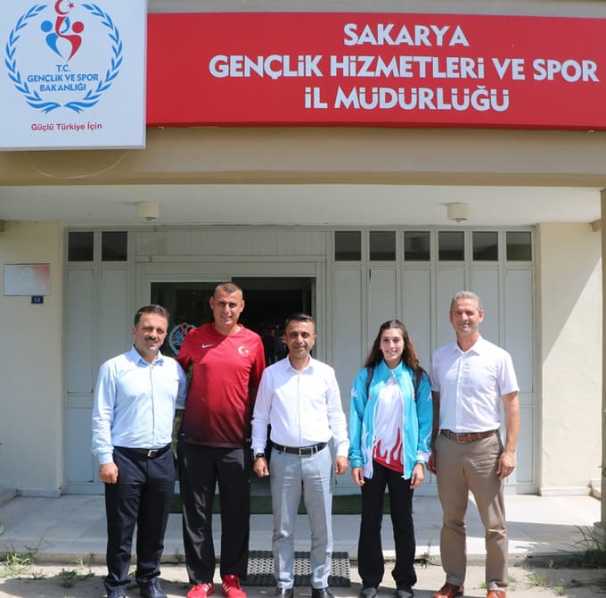 İşitme engelli sporcudan Çelikel'e ziyaret