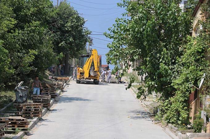 Bağlık Caddesi kilitli parke ile yenileniyor 
