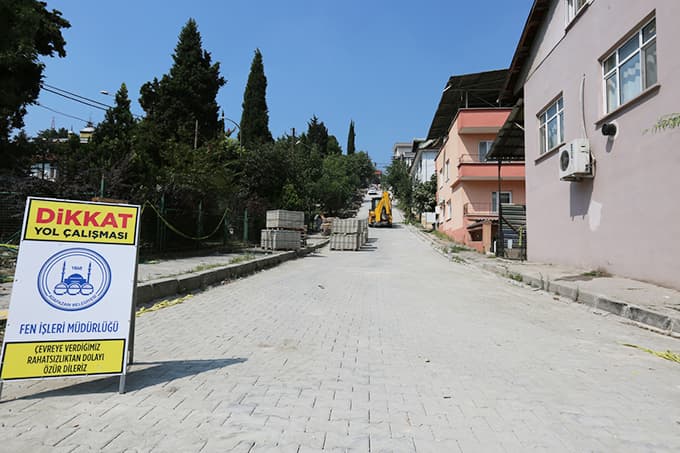 Bağlık Caddesi kilitli parke ile yenileniyor 