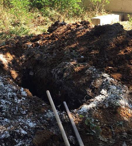 Yanlış mezarı taşıyınca karakolluk oldular