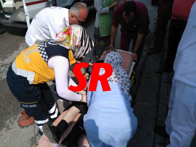 Geri manevra yaparken yaşlı adama çarptı