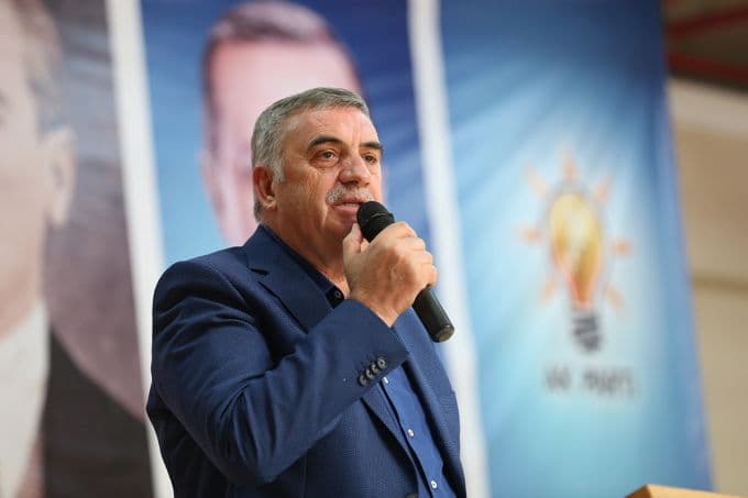 AK Parti Pamukova'da Fatih Akın yeniden başkan