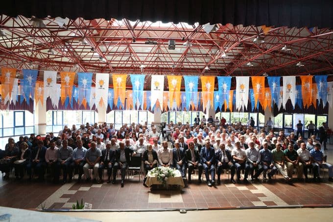 AK Parti Pamukova'da Fatih Akın yeniden başkan