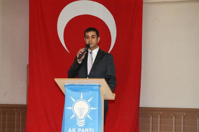 AK Parti Pamukova'da Fatih Akın yeniden başkan