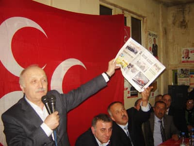 Kutluata, MHP Belediye Başkan Adaylarına Destek Verdi