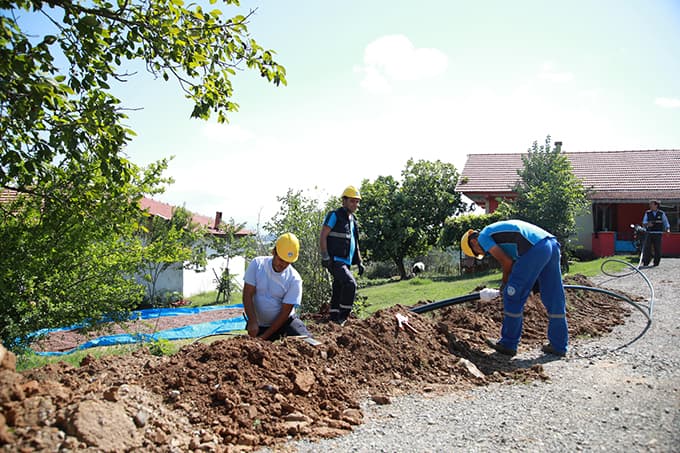 Ferizli'nin o mahallesindeki 50 yıllık hatlar yenileniyor 