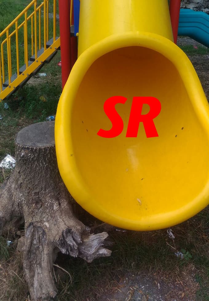 Çocuk parkı tehlike saçıyor