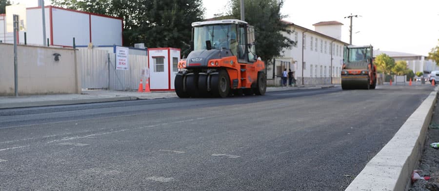 Serdivan'da asfalt çalışmaları devam ediyor