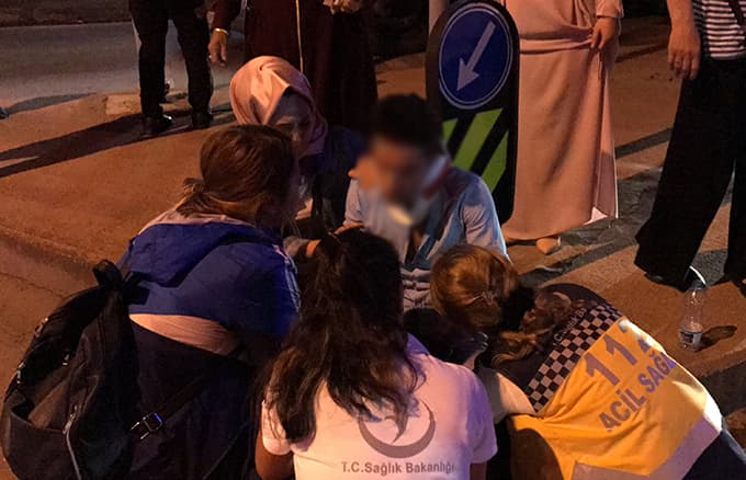54 plakalı otomobil İzmit'te ticari taksiyle çarpıştı