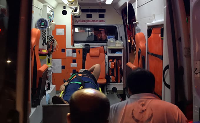 54 plakalı otomobil İzmit'te ticari taksiyle çarpıştı