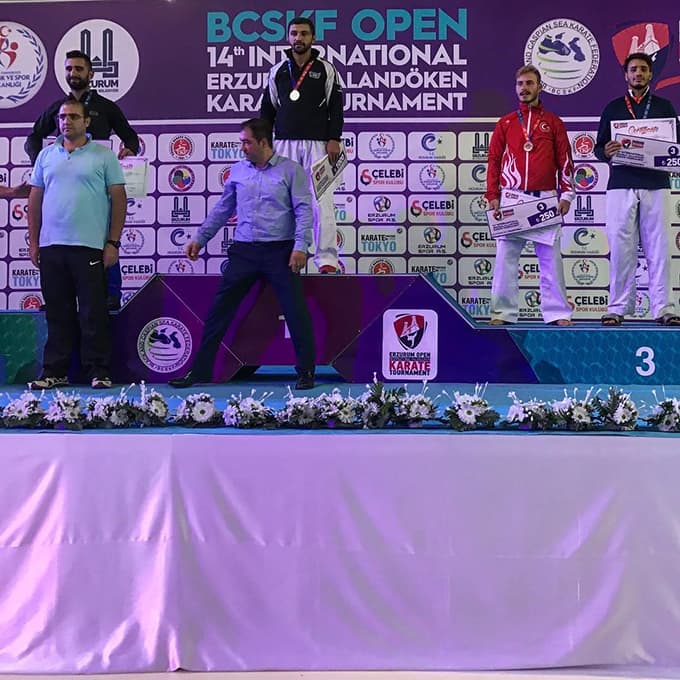 Karate müsabakalarından 3 madalya