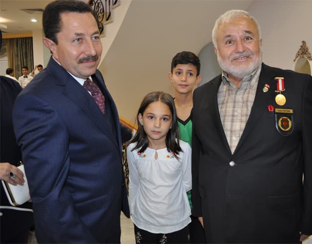 Valilikte, şehit yakınları ve gazilere yemek verildi