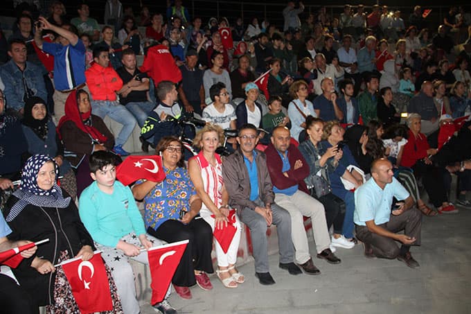 Karasu'da 30 Ağustos törenle kutlandı