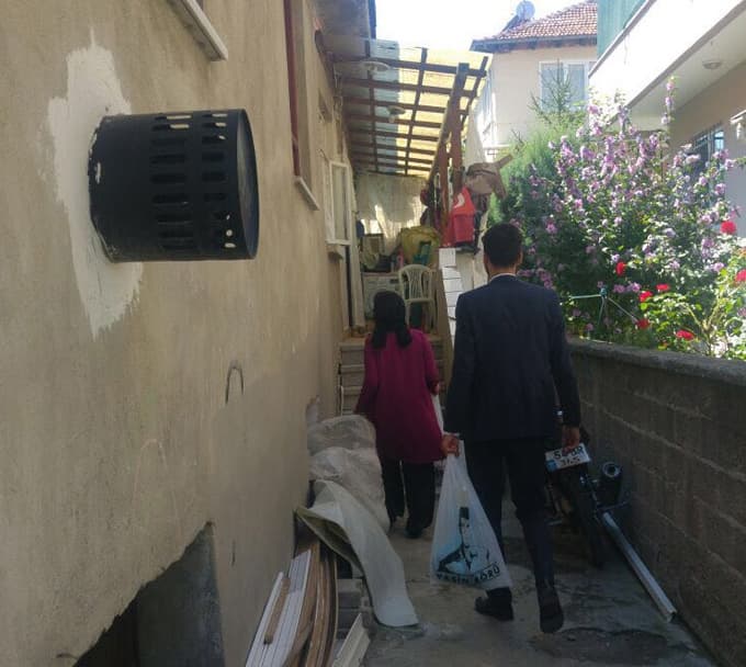 Şehit Yasin Börü için kurban eti dağıttılar
