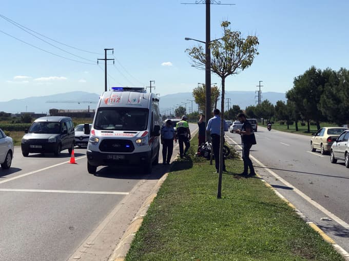 Elektrikli bisiklet ile motosiklet çarpıştı