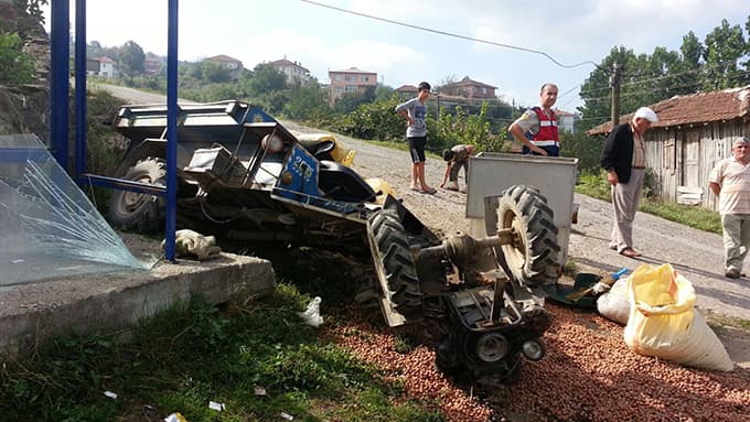 Karasu'da patpat devrildi