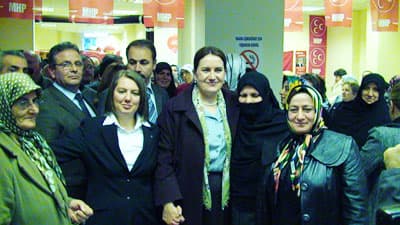 TBMM Başkan Vekili Akşener, Arapoğlu'nu Ziyaret Etti