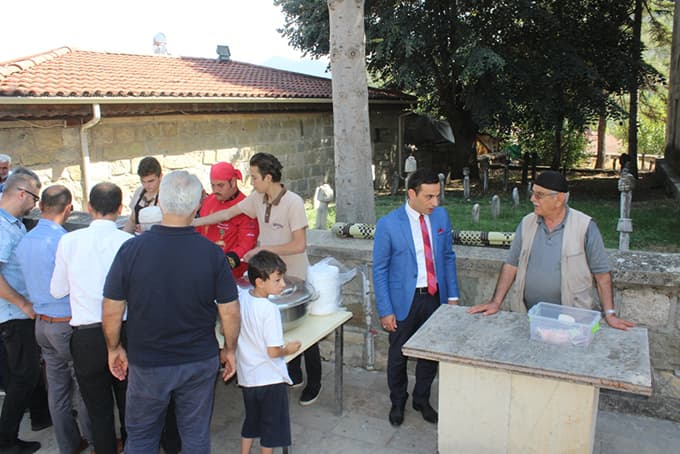 Taraklı Kaymakamlığı'ndan pilav ikramı