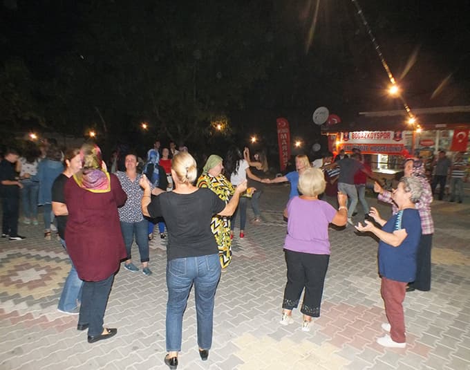 Boğazköy müzikli, çekilişli eğlencede bir araya geldi