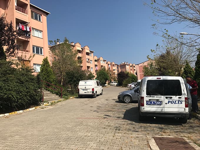 Evin ışıkları yanınca polise haber verdiler ama...