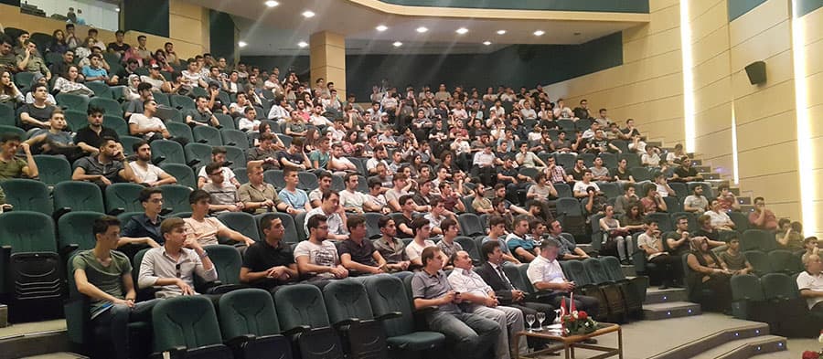 Teknoloji Fakültesi'nde ilk ders dekandan