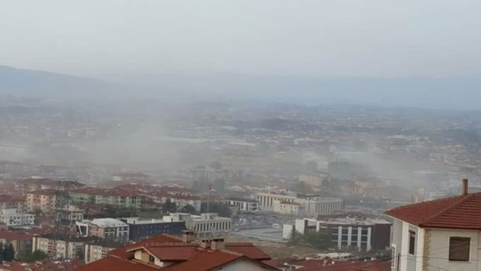 Kısa süreli fırtına korkuttu