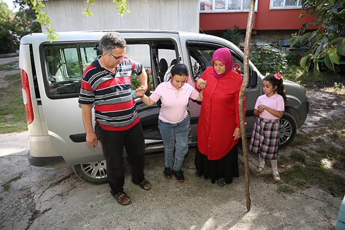 Fedakar anneler okul yolunda