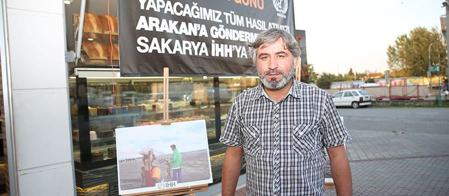 Bir günlük gelirini Arakan'daki Müslümanlara bağışladı